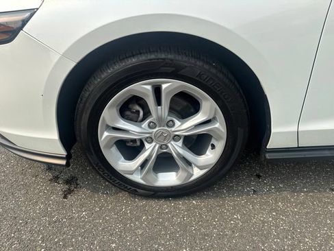 Certified 2023 Honda Accord LX image 11