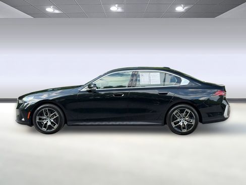 Certified 2026 BMW 530i xDrive AWD/4WD image 2