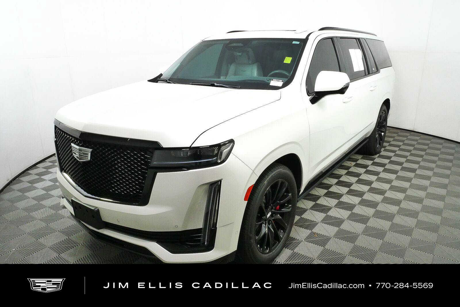 Used 2023 Cadillac Escalade ESV Sport Platinum w/ LPO, ONYX Package AWD/4WD image 24
