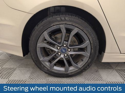 Used 2018 Ford Fusion SE w/ Equipment Group 201A FWD image 19