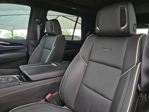 Used 2024 Cadillac Escalade Sport w/ Touring Package image 12