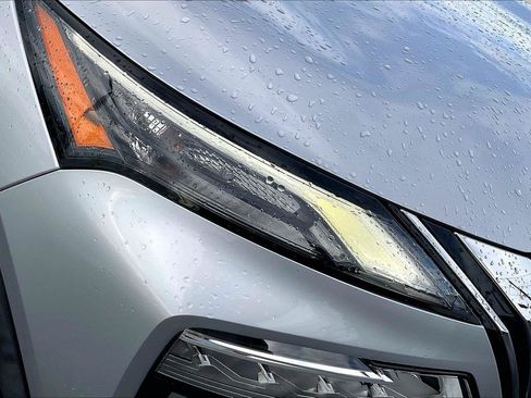 Certified 2021 Nissan Rogue SV FWD image 29