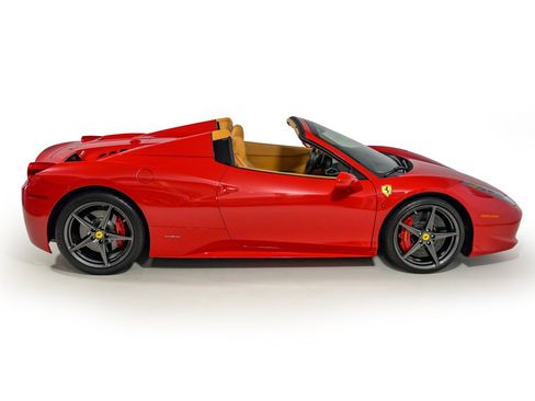 Used 2013 Ferrari 458 Spider RWD image 8