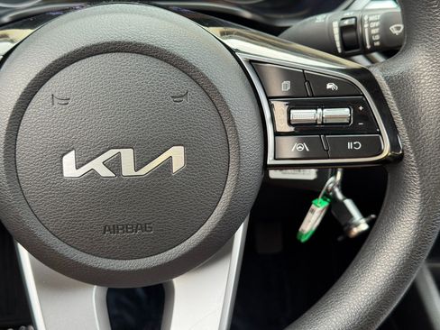 Used 2023 Kia Forte LXS w/ LXS Technology Package FWD image 20