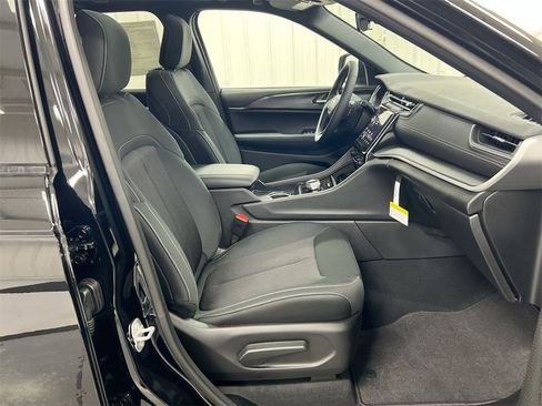 New 2025 Jeep Grand Cherokee Laredo X image 22