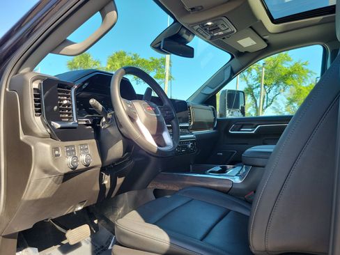 Used 2025 GMC Sierra 2500 SLT w/ SLT Premium Package AWD/4WD image 9