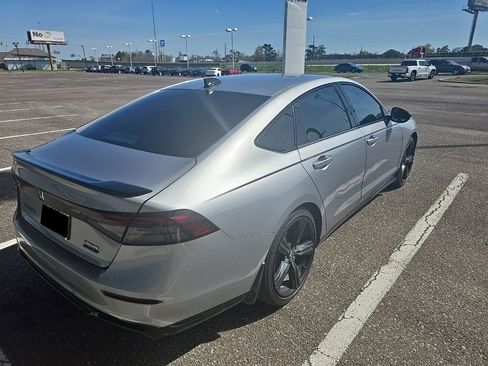 Used 2023 Honda Accord Sport image 4