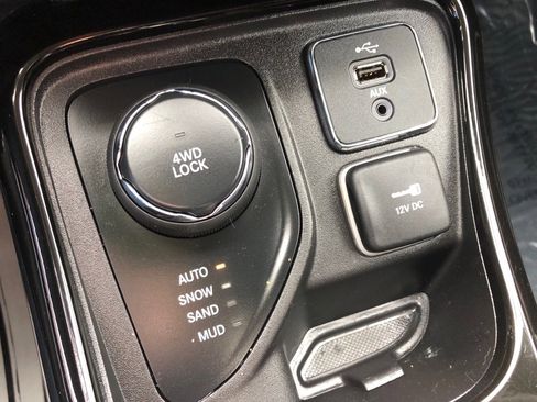 Used 2018 Jeep Compass Limited AWD/4WD image 28