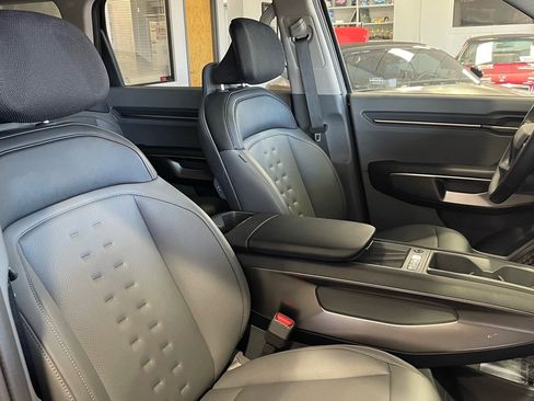 Used 2026 Kia EV9 Wind AWD/4WD image 40