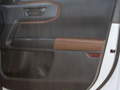 Used 2021 Ford Bronco Sport Outer Banks w/ Outer Banks Package (96D) image 12