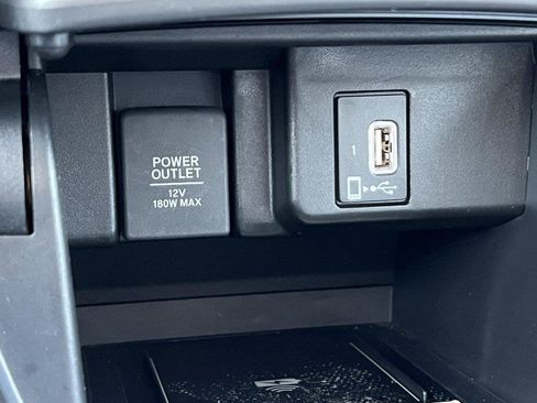 Used 2018 Honda Accord Touring image 30