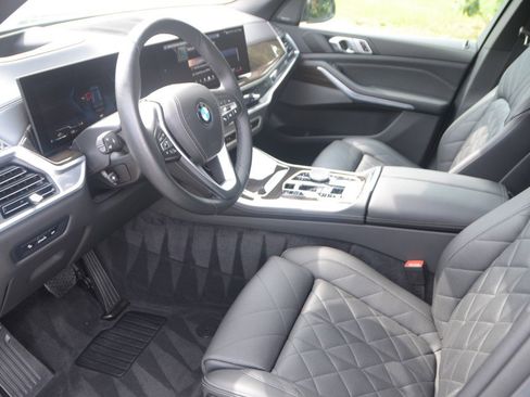 Used 2024 BMW X5 xDrive40i AWD/4WD image 9