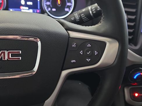 Used 2023 GMC Acadia SLT AWD/4WD image 17