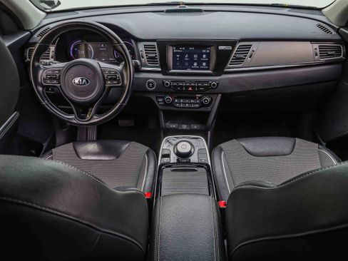 Certified 2019 Kia Niro EX w/ Cold Weather Package 2.0 FWD image 21