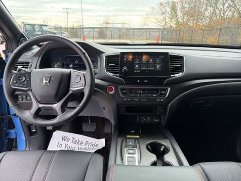 Used 2025 Honda Passport TrailSport image 14