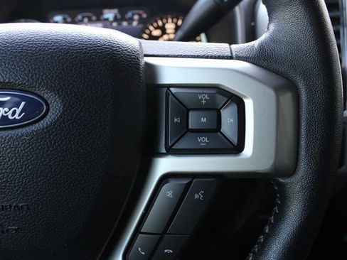 Used 2018 Ford F150 Lariat image 9