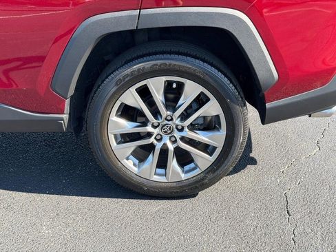 Certified 2022 Toyota RAV4 XLE Premium AWD/4WD image 9