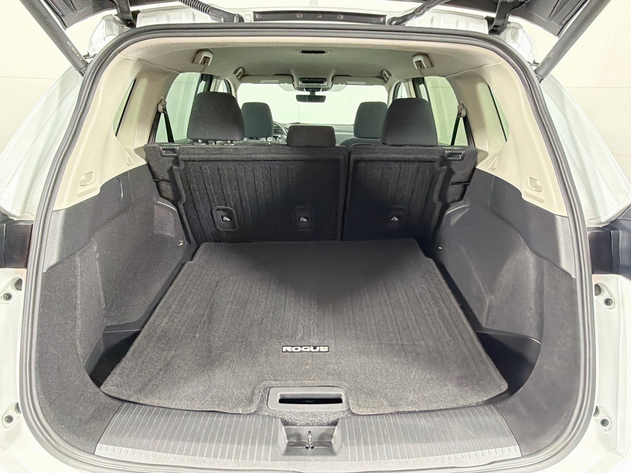 Used 2024 Nissan Rogue SV FWD image 28
