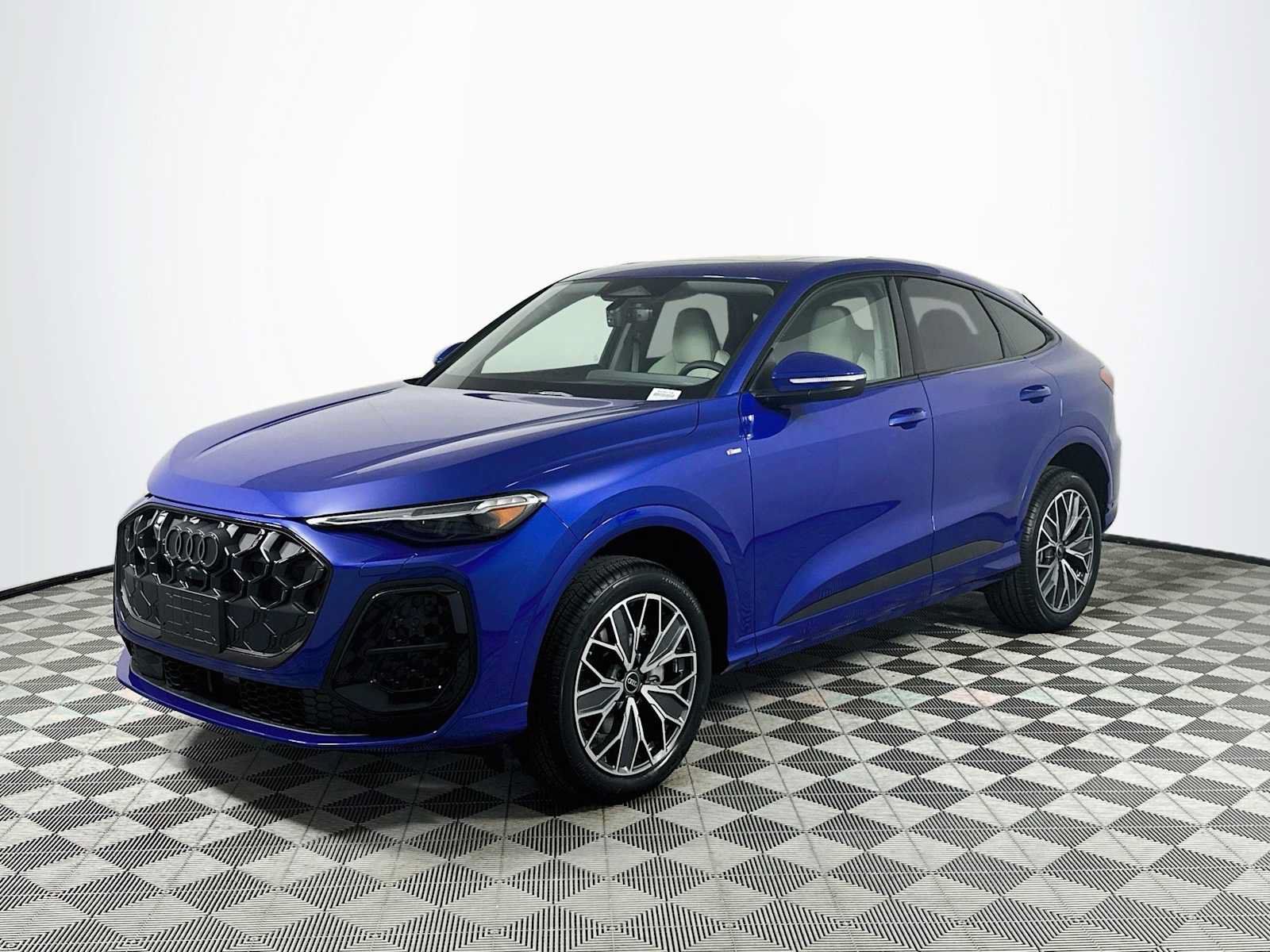 New 2026 Audi Q5 Premium Plus AWD/4WD image 3
