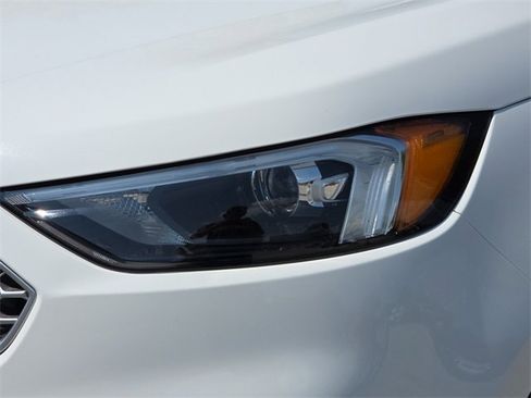 Certified 2024 Ford Edge SEL image 4