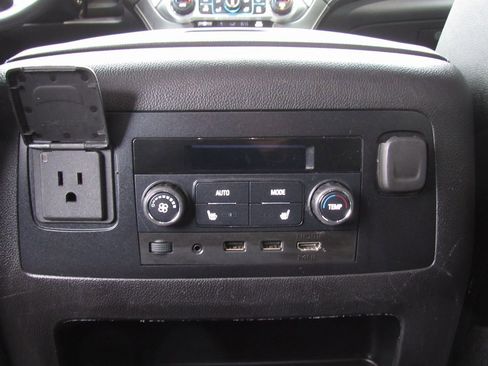 Used 2019 GMC Yukon XL SLT w/ Open Road Package image 37