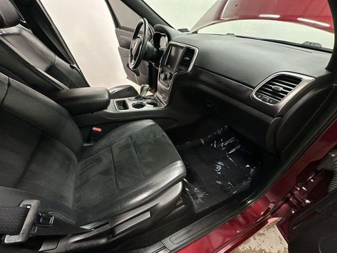 Used 2018 Jeep Grand Cherokee Altitude image 22