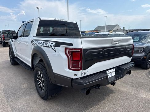 Used 2018 Ford F150 Raptor w/ Equipment Group 802A Luxury AWD/4WD image 3