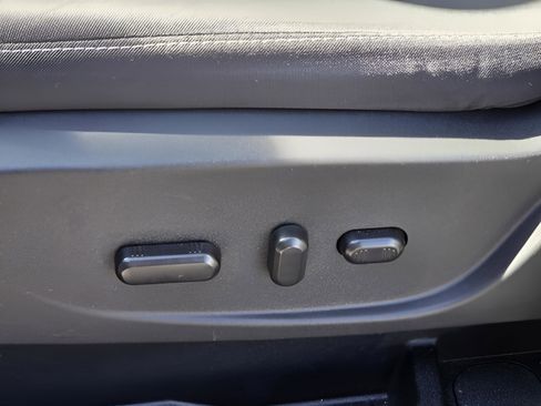 Used 2018 Ford Escape SE image 15