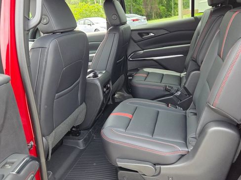 New 2026 Chevrolet Traverse RS w/ LPO, Floor Liner Package FWD image 5