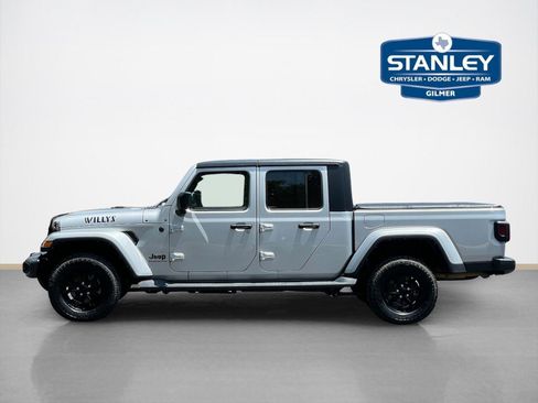Used 2022 Jeep Gladiator Sport AWD/4WD image 4