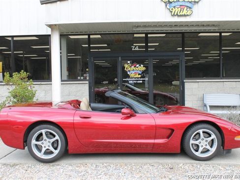 Used 2002 Chevrolet Corvette Convertible w/ Preferred Equipment Group2 RWD image 19