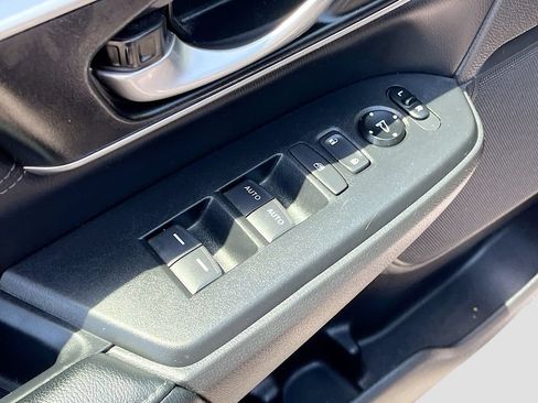 Used 2022 Honda CR-V EX-L image 17