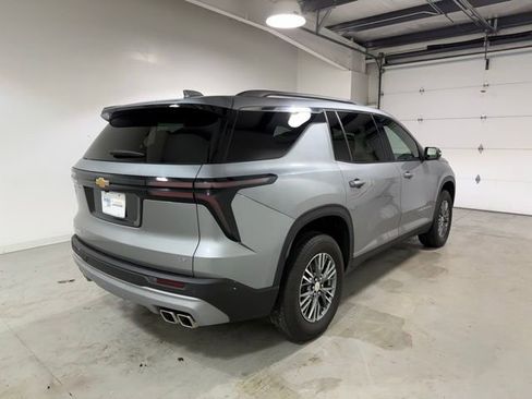 Certified 2024 Chevrolet Traverse LT FWD image 7