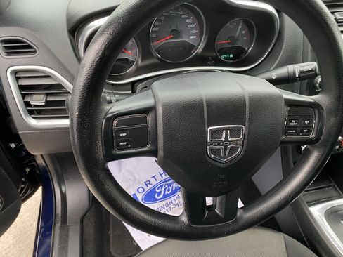 Used 2013 Dodge Avenger SE image 17