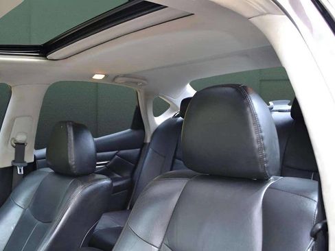 Used 2015 INFINITI Q70 3.7 image 18