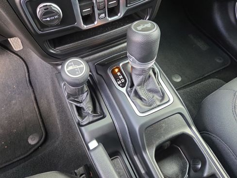 Used 2021 Jeep Wrangler Unlimited Sport image 28