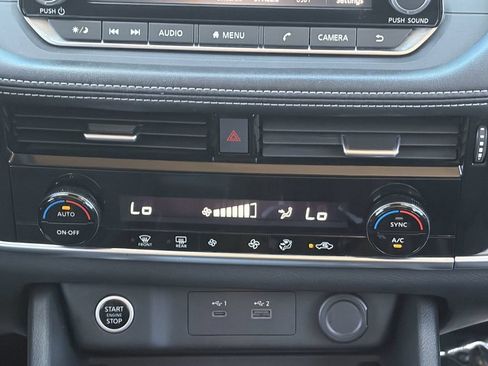 Used 2021 Nissan Rogue SV FWD image 29