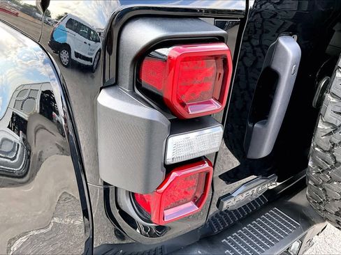 Used 2025 Ford Bronco Raptor AWD/4WD image 28