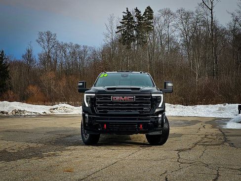 Certified 2024 GMC Sierra 2500 AT4 w/ AT4 Preferred Package image 12