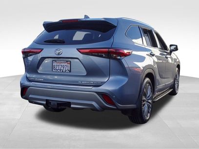Certified 2022 Toyota Highlander Platinum