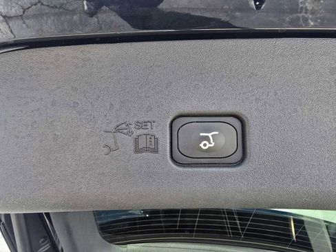 Used 2024 Lincoln Nautilus Premier image 28