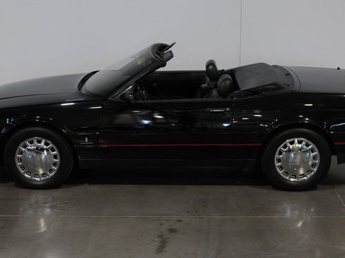 Used 1993 Cadillac Allante FWD image 28