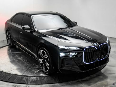Used 2025 BMW i7 xDrive60 w/ Executive Package AWD/4WD image 26