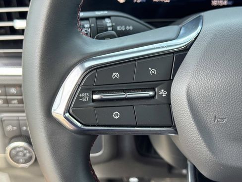 Used 2025 Chevrolet Suburban RST image 11