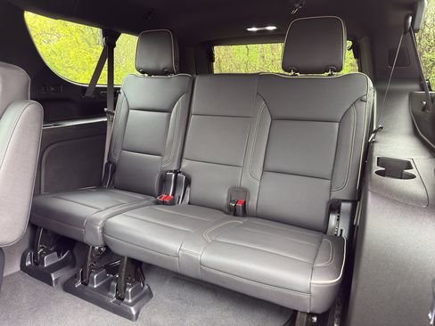 Used 2025 Chevrolet Suburban Premier AWD/4WD image 27