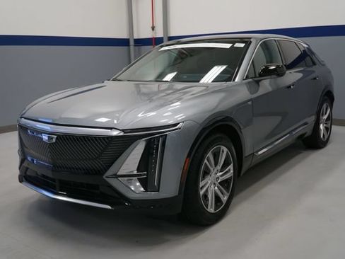 Certified 2024 Cadillac Lyriq Tech w/ Driver Assist Package AWD/4WD image 1