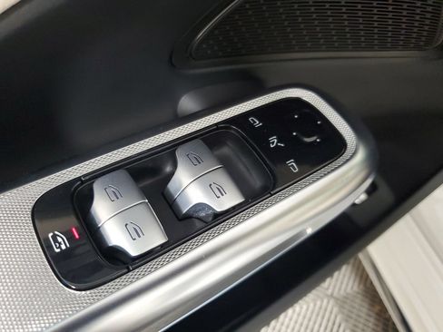 Used 2025 Mercedes-Benz E 350 4MATIC Sedan image 20
