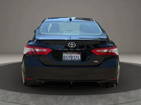 Used 2020 Toyota Camry SE FWD image 7
