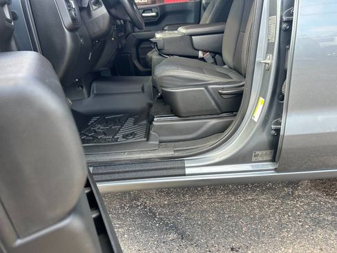 Used 2019 Chevrolet Silverado 1500 Custom Trail Boss w/ Custom Convenience Package AWD/4WD image 10