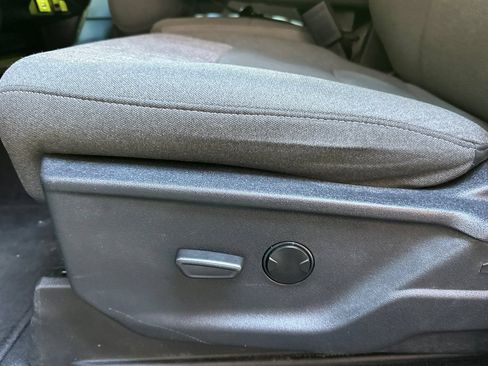 Used 2023 Ford F150 XLT AWD/4WD image 15